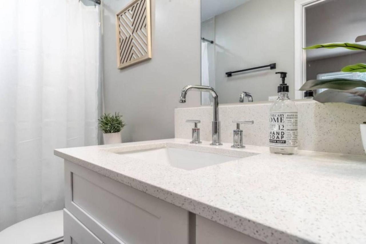 Roomy Urban Apartment Montrose! Free Parking #3 Houston Exterior photo