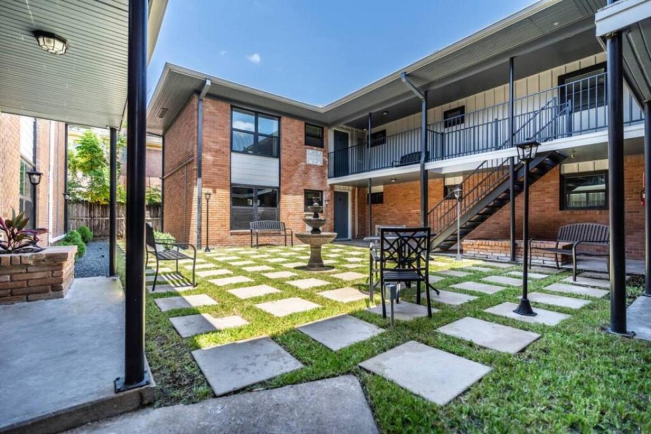 Roomy Urban Apartment Montrose! Free Parking #3 Houston Exterior photo
